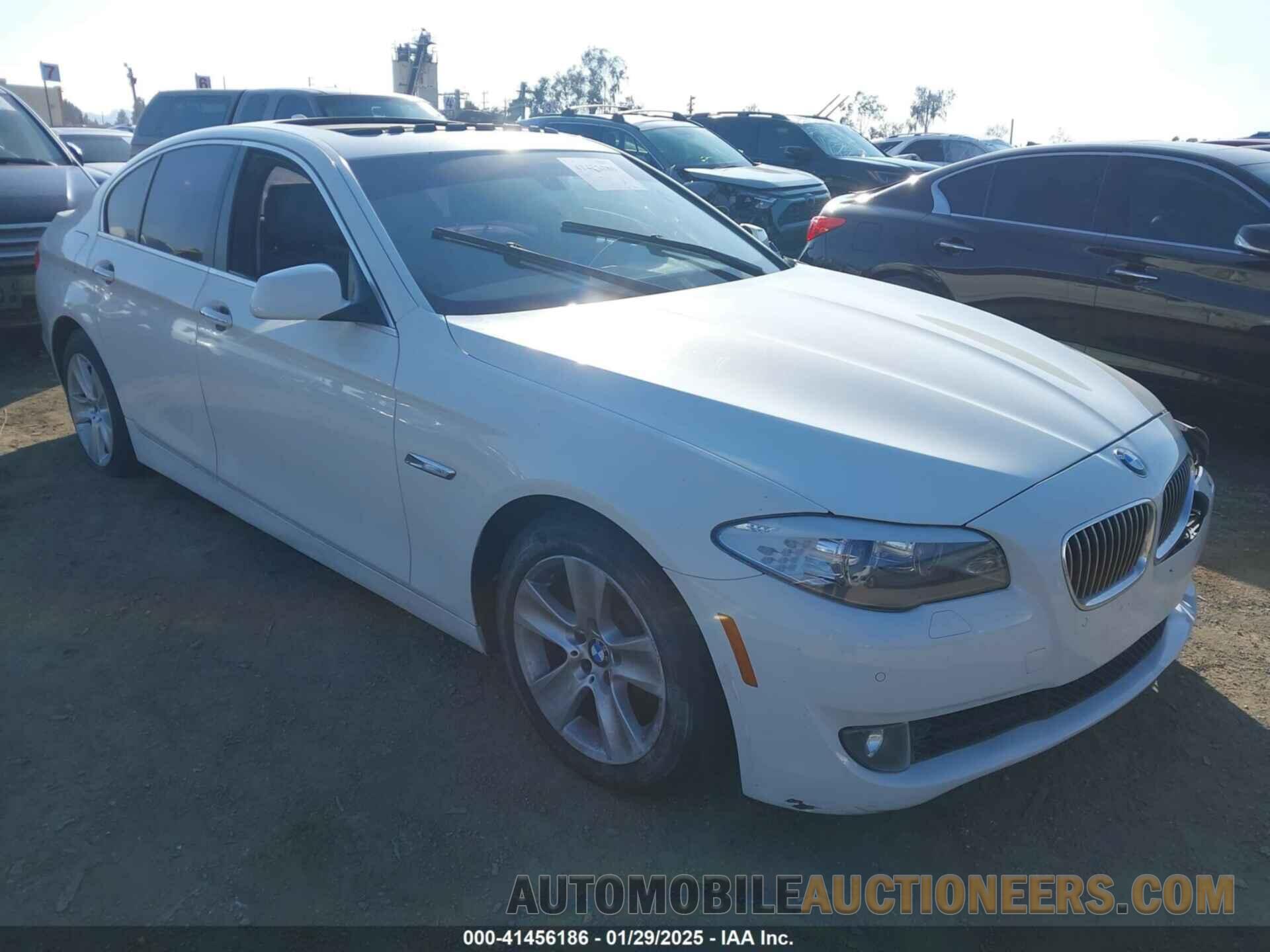 WBAXG5C59CDX06070 BMW 528I 2012