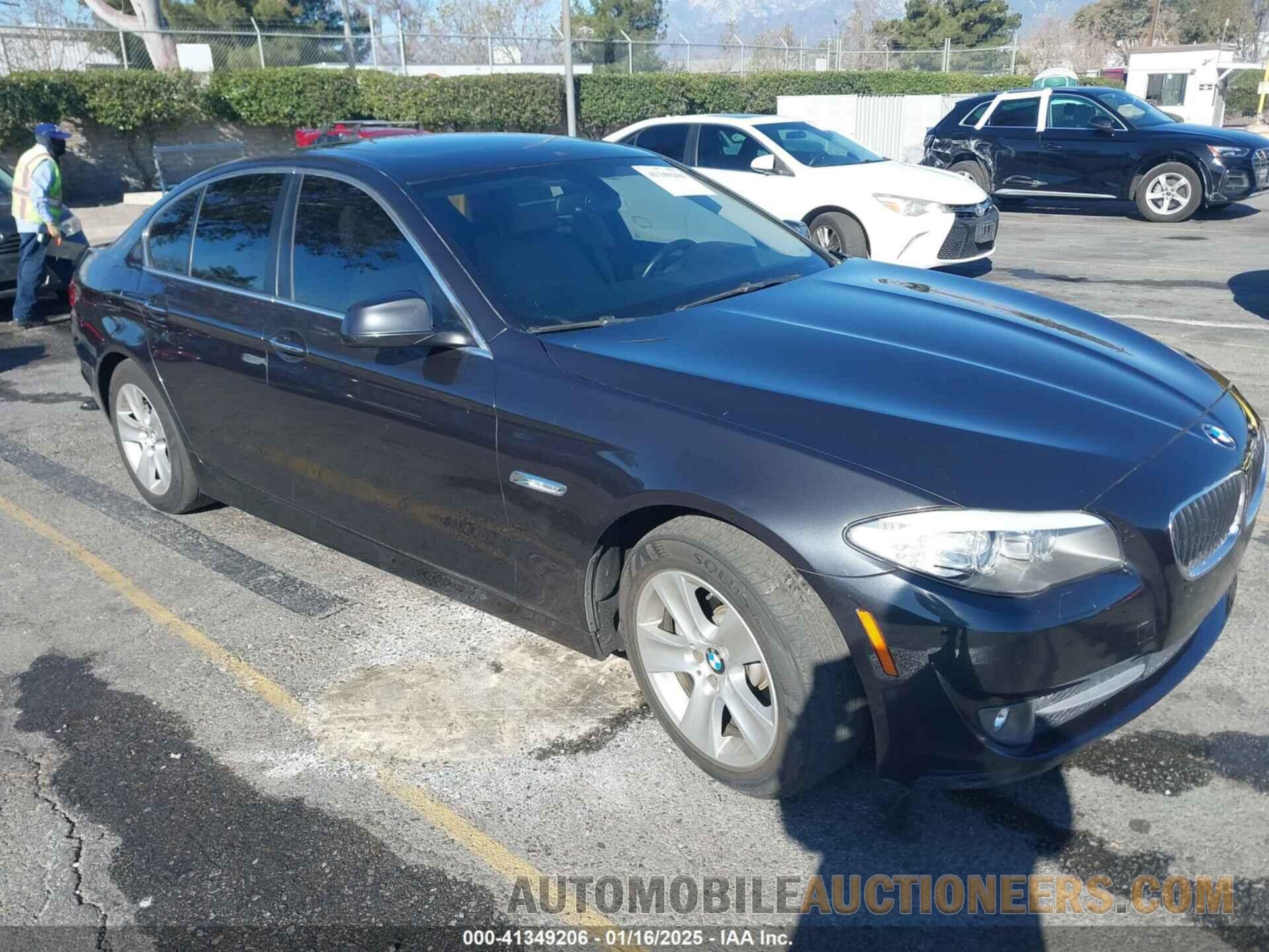 WBAXG5C59DDY35119 BMW 528I 2013