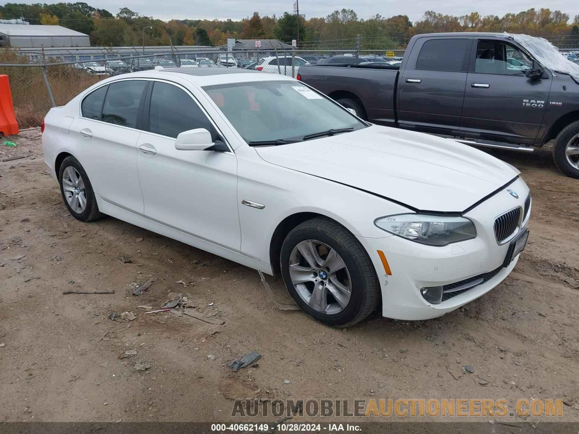 WBAXG5C5XDDY33072 BMW 528I 2013