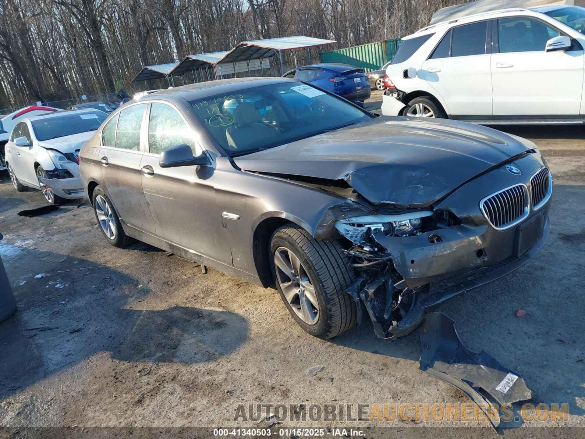 WBAXH5C57DD112561 BMW 528I 2013