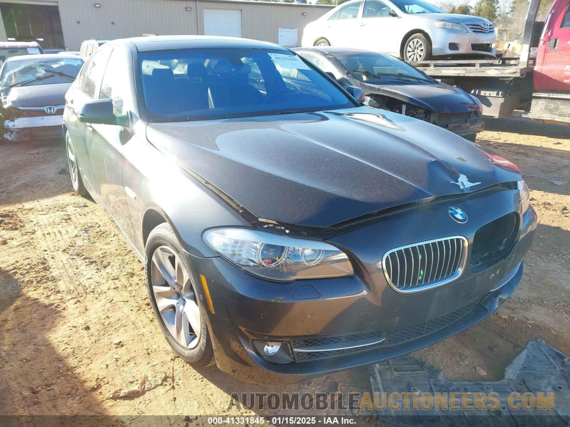 WBAXH5C58DD109555 BMW 528I 2013