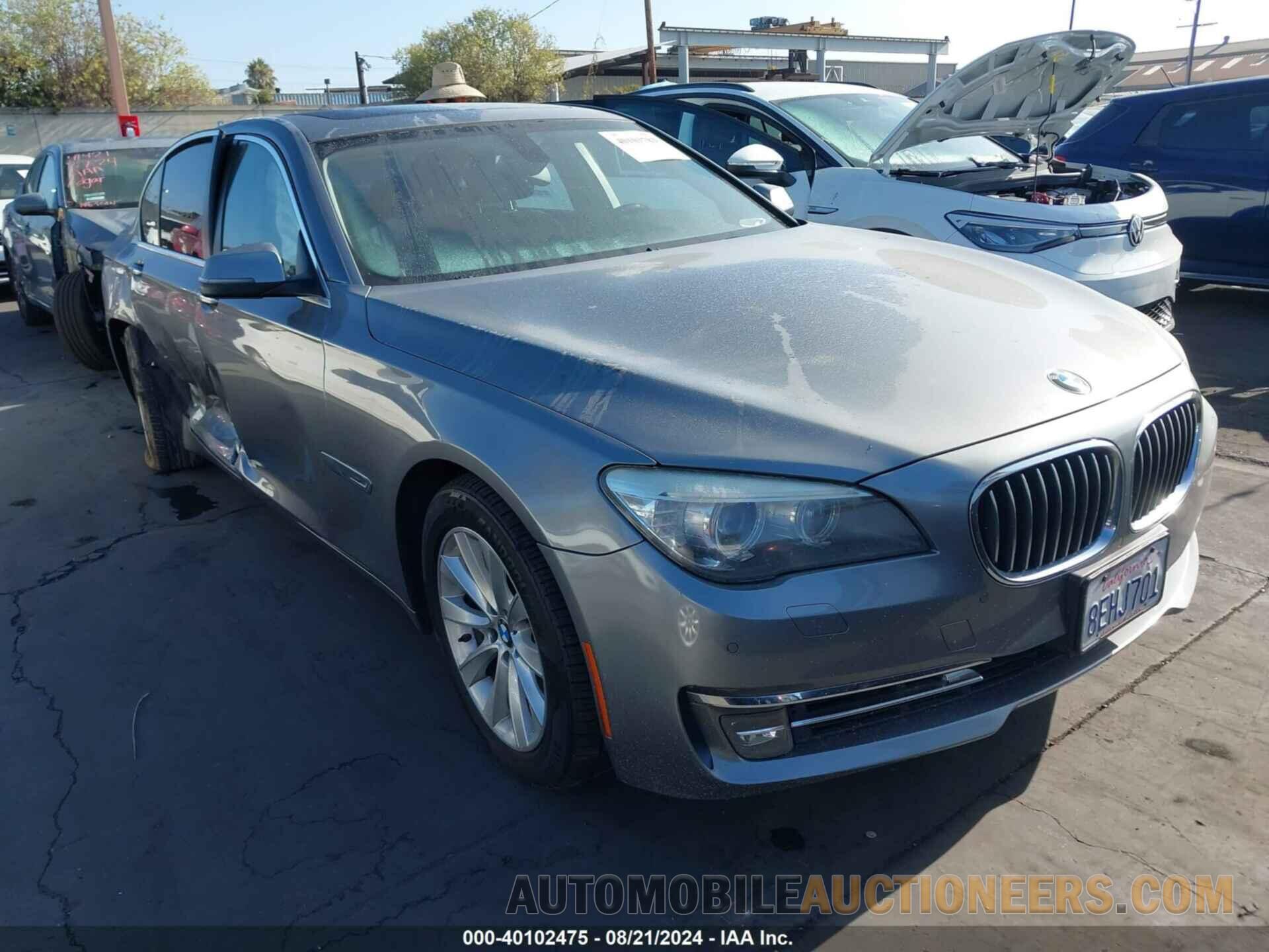 WBAYA6C55FD826724 BMW 740I 2015