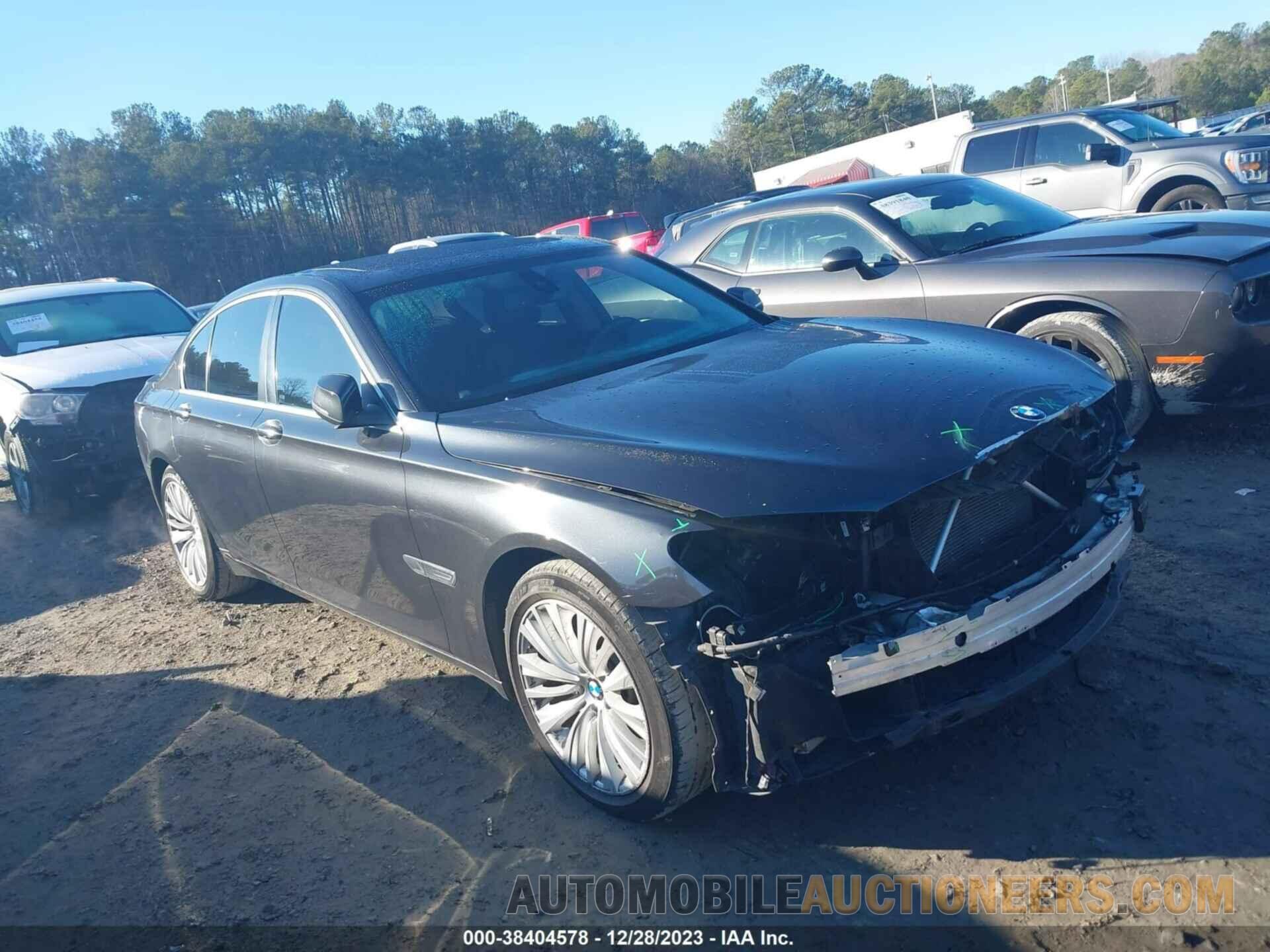 WBAYA6C55FGK16319 BMW 740I 2015