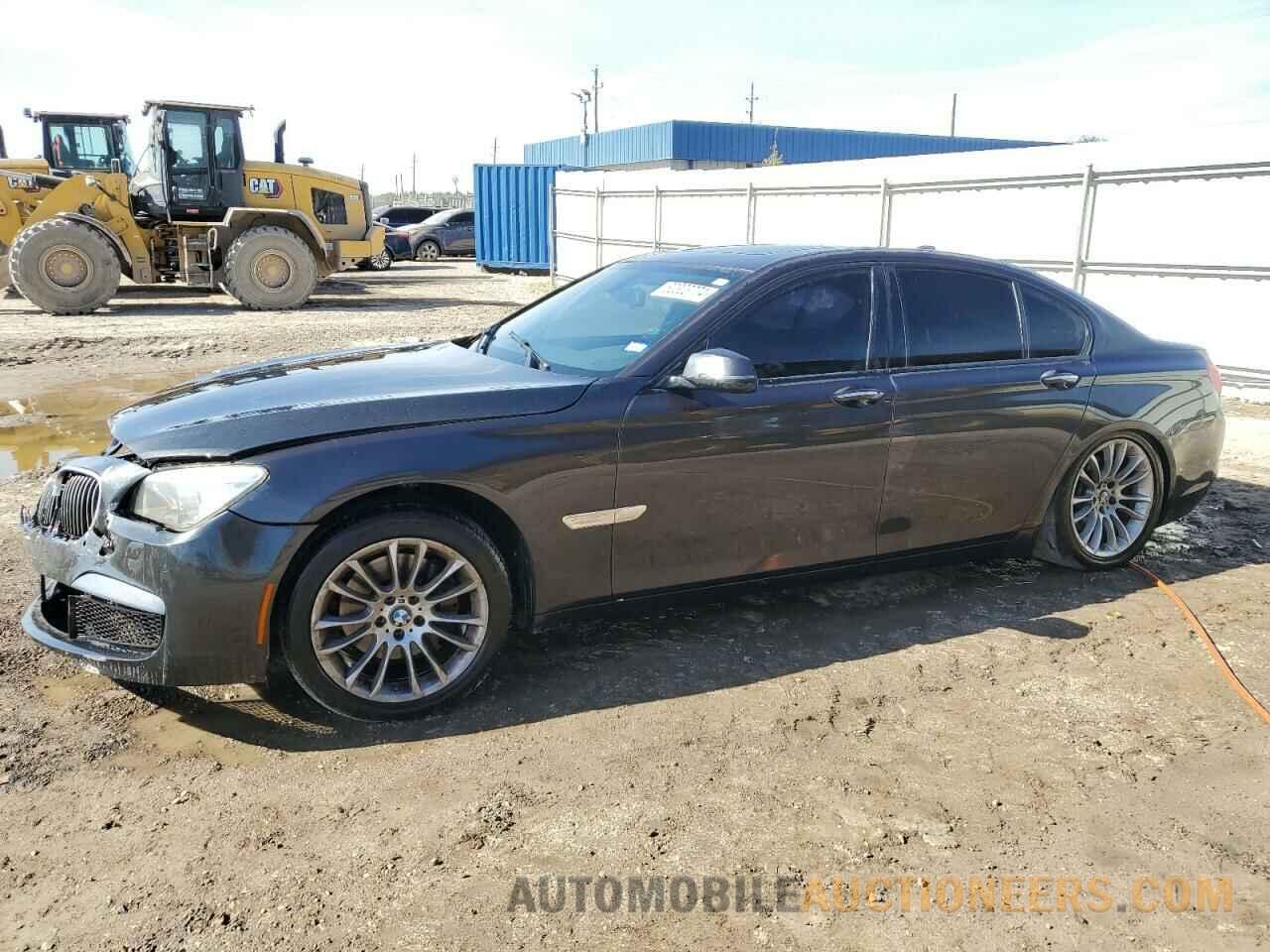 WBAYA6C59FD827018 BMW 7 SERIES 2015