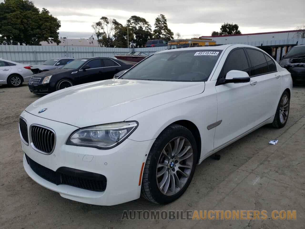 WBAYA8C51FD825730 BMW 7 SERIES 2015