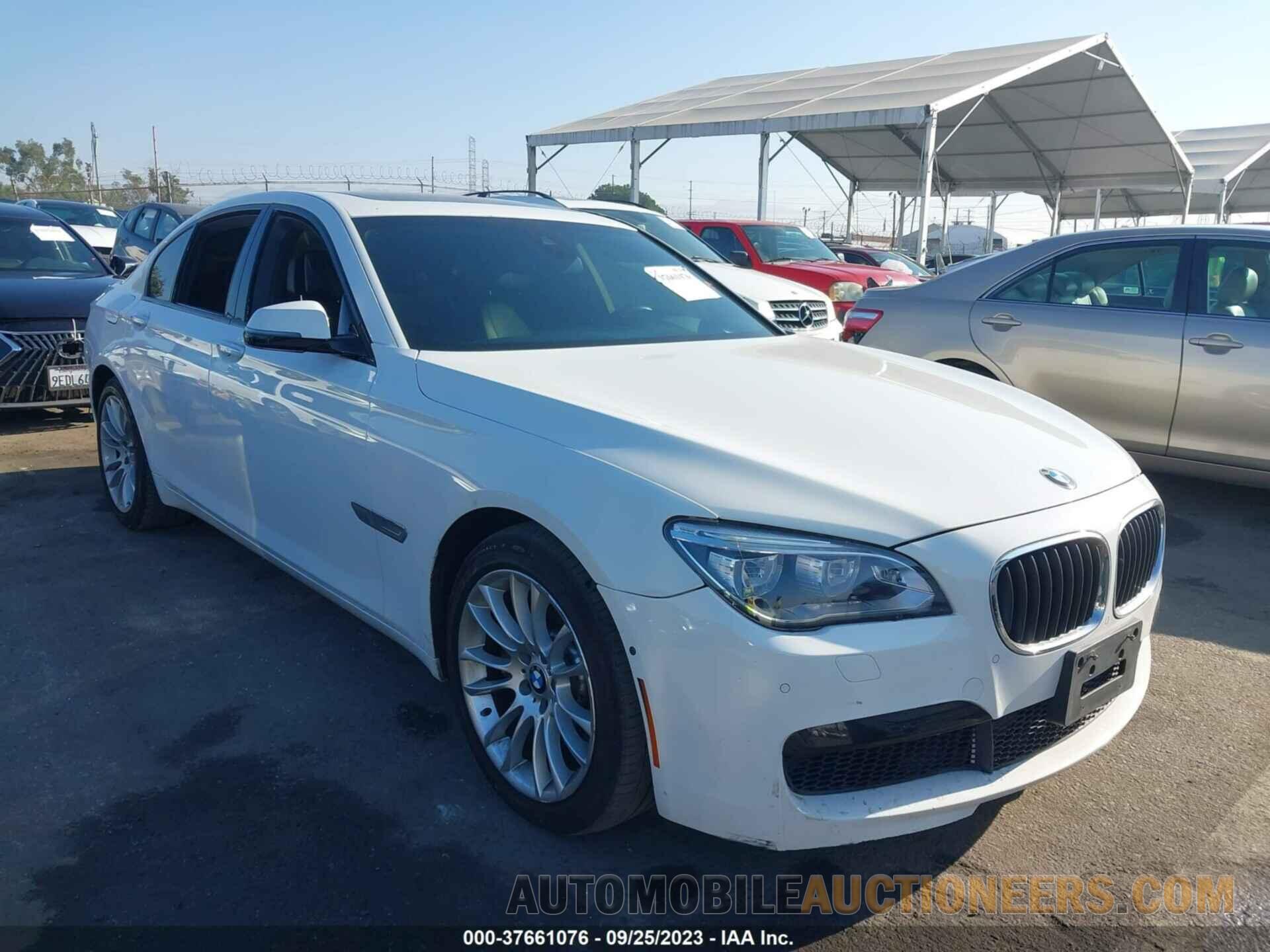 WBAYA8C56FD825593 BMW 7 SERIES 2015