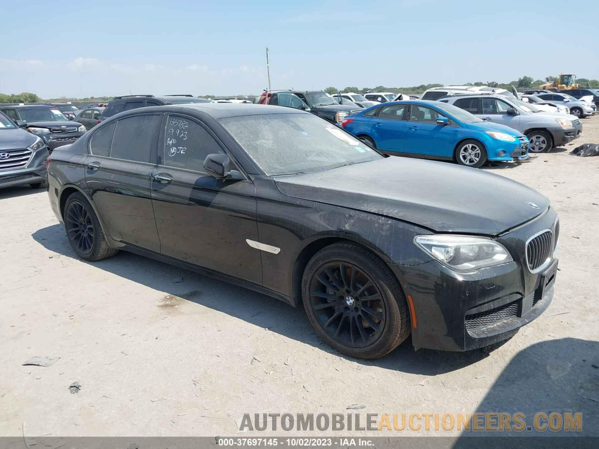 WBAYA8C57FD825859 BMW 7 SERIES 2015