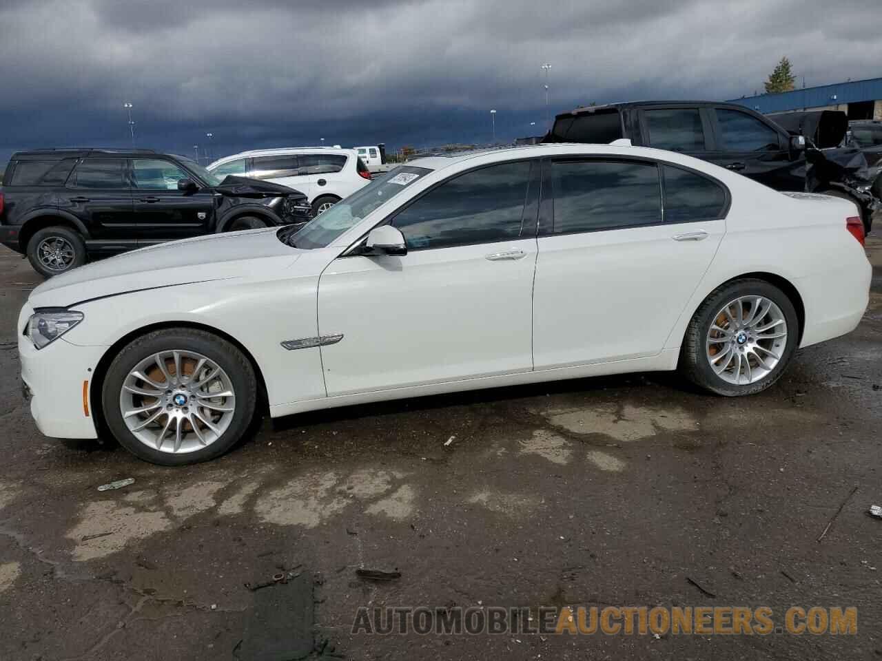 WBAYB6C59FD965753 BMW 7 SERIES 2015