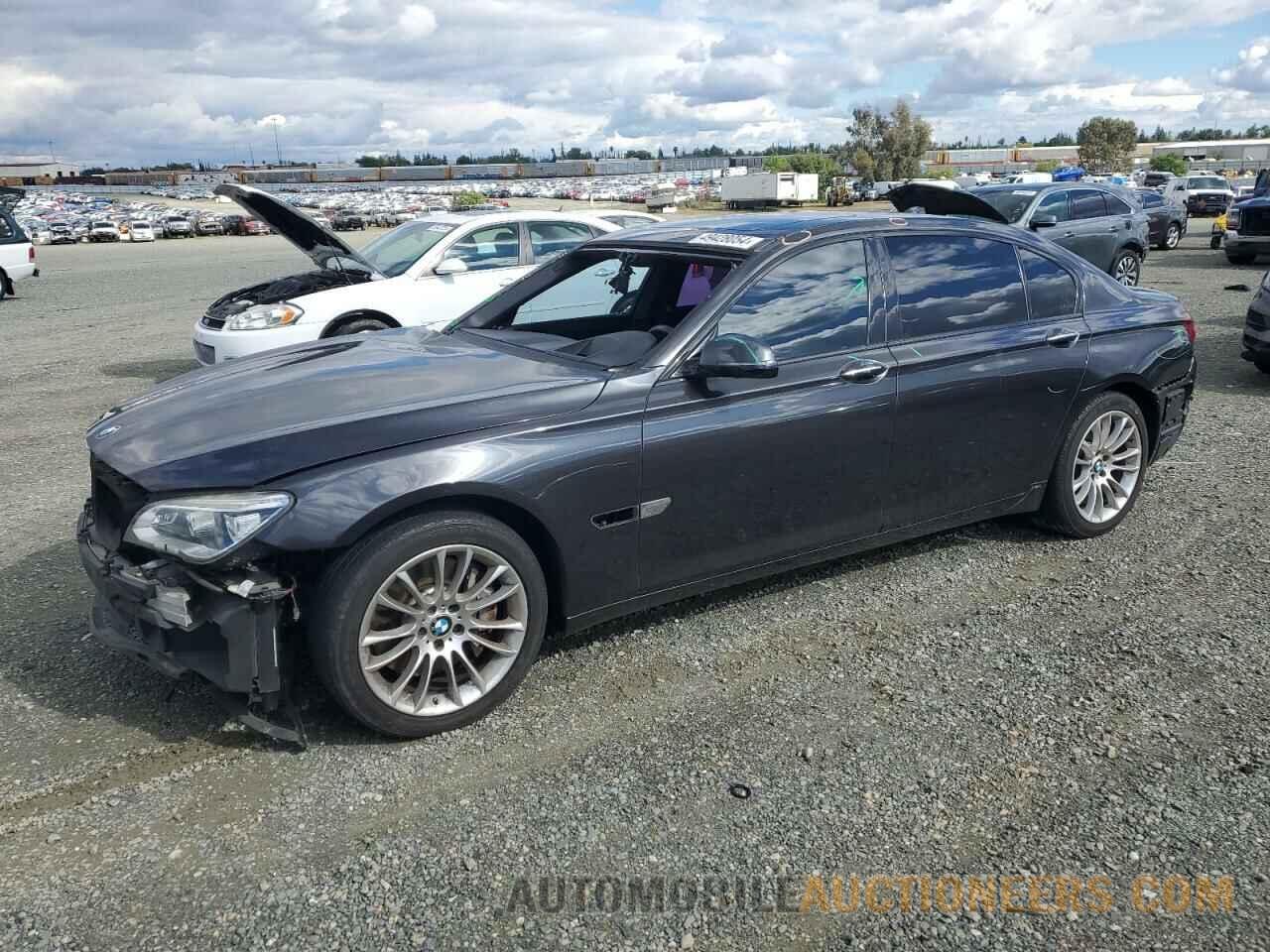 WBAYE8C59FD781206 BMW 7 SERIES 2015