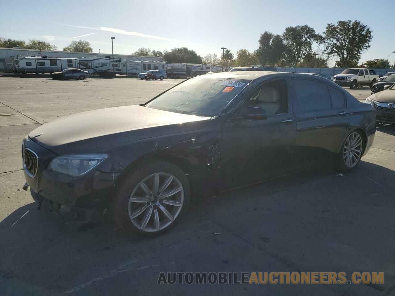 WBAYF8C52FD654181 BMW 7 SERIES 2015