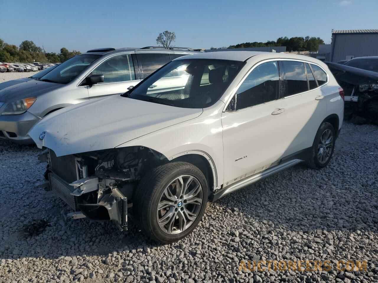 WBXHT3C38J5F90833 BMW X1 2018