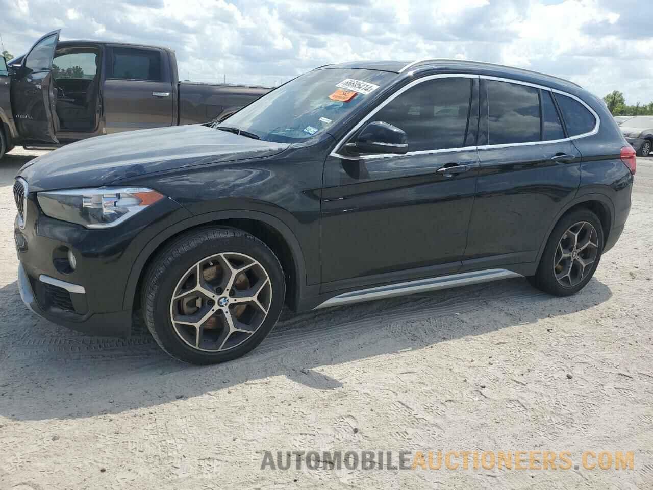 WBXHU7C38J3H43565 BMW X1 2018