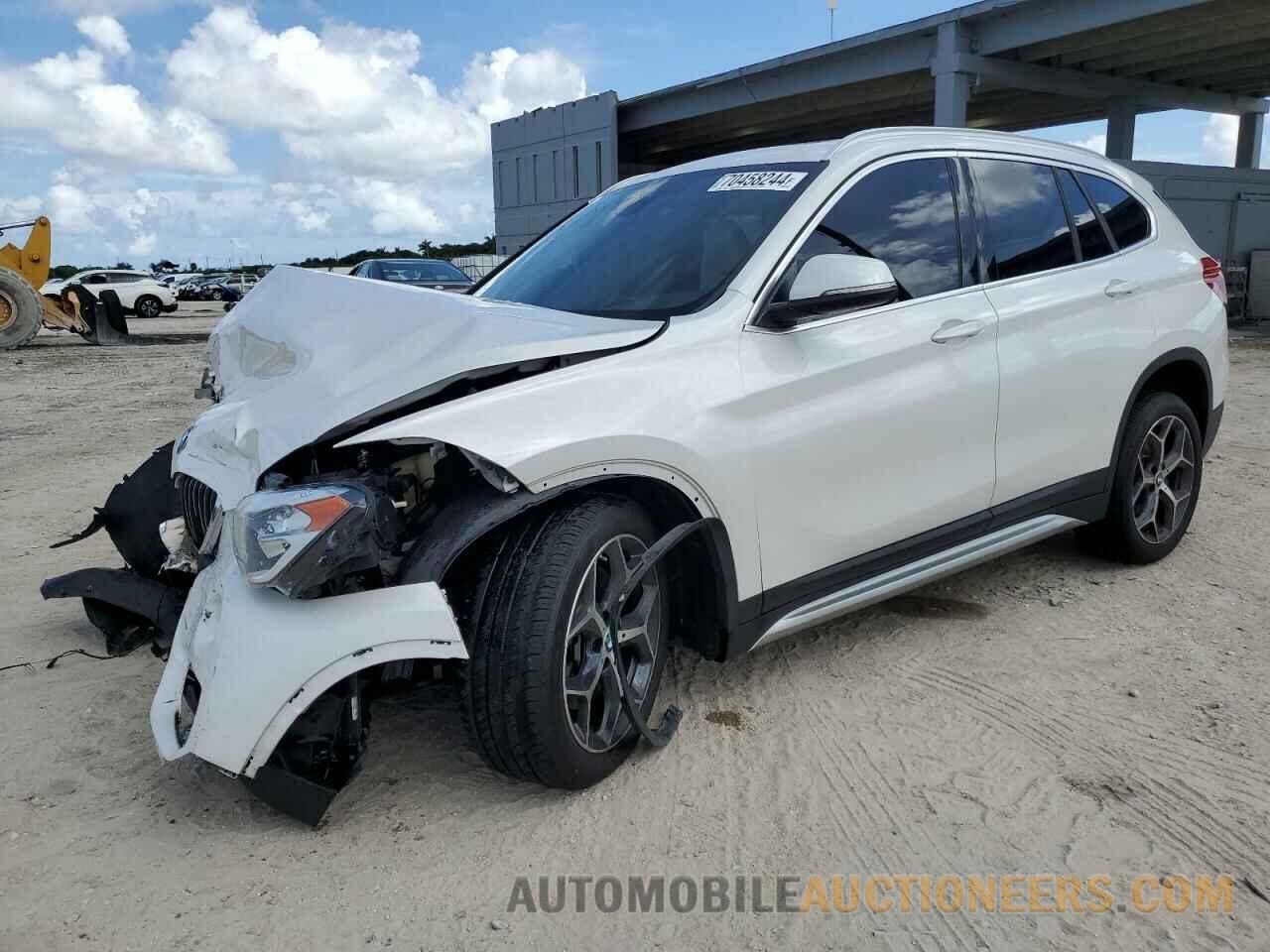 WBXHU7C53K5L11745 BMW X1 2019