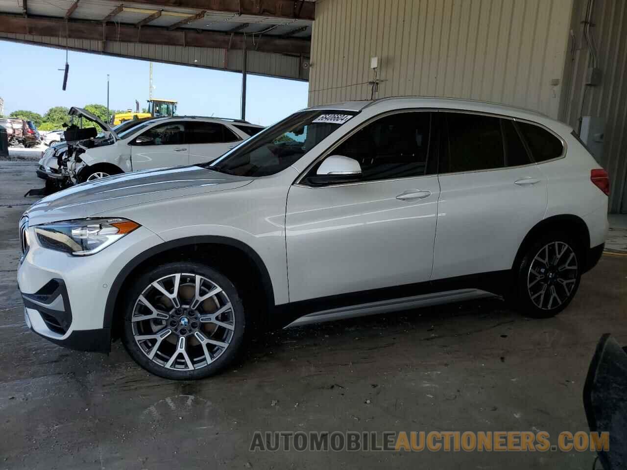 WBXJG7C00M5U24519 BMW X1 2021