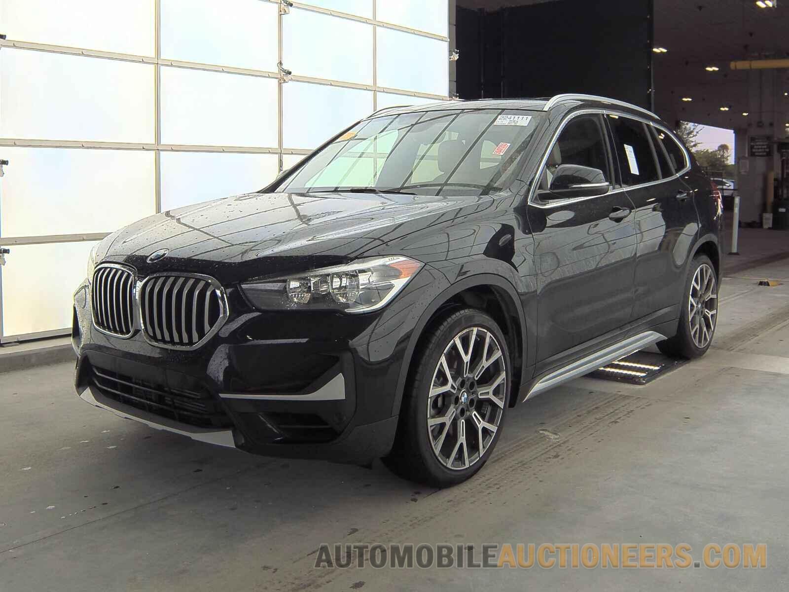 WBXJG7C02M5U21878 BMW X1 2021