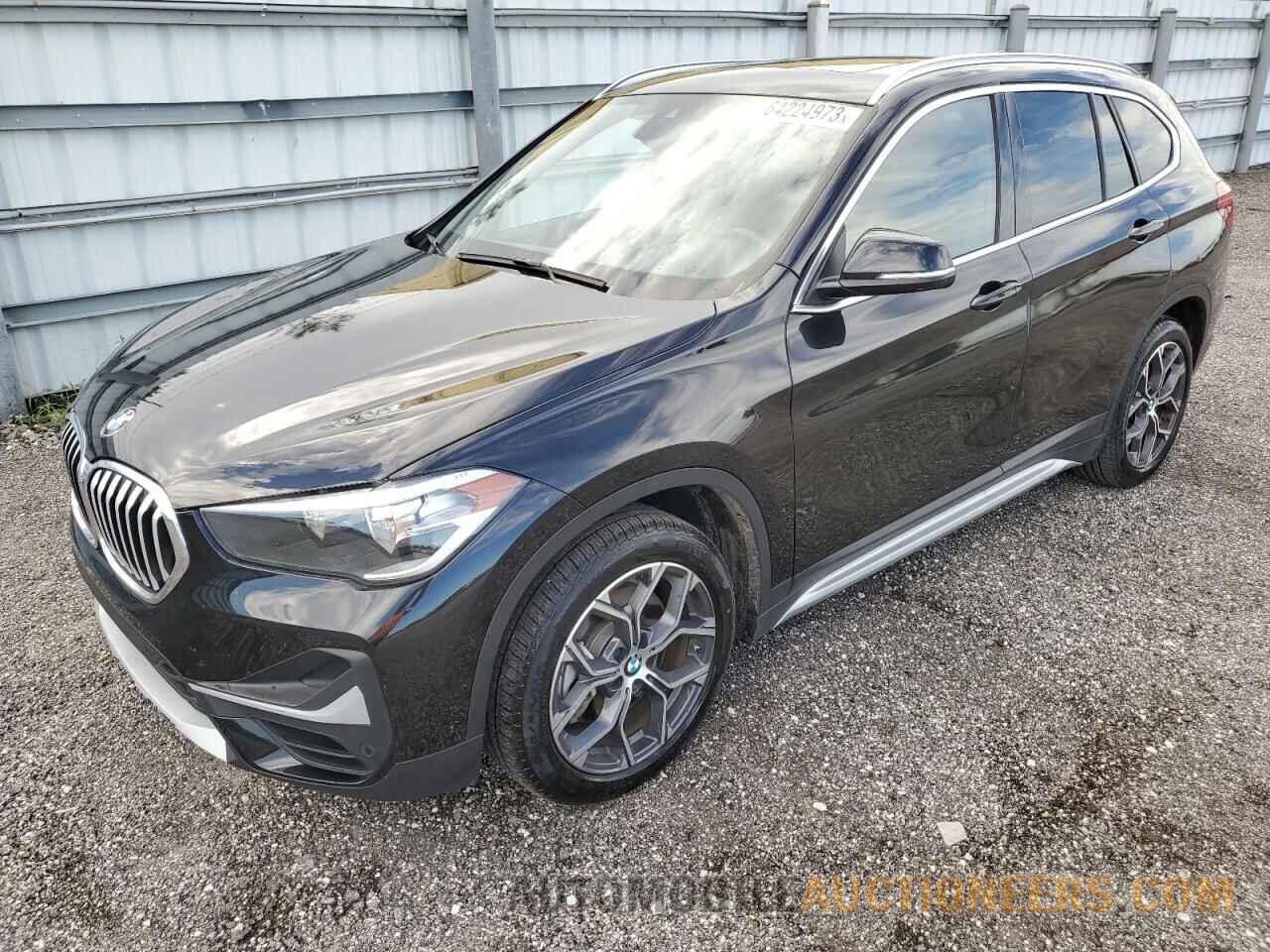 WBXJG7C03M5U00098 BMW X1 2021