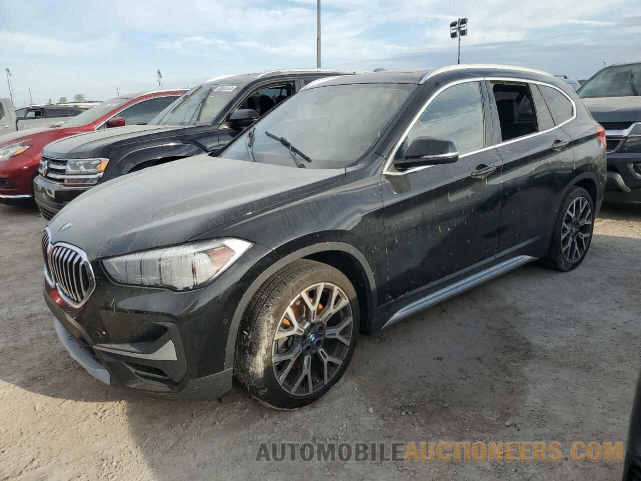 WBXJG7C04M5S29555 BMW X1 2021