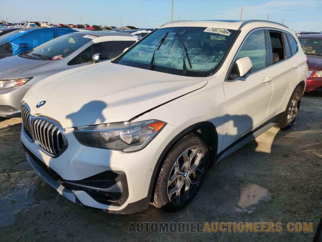 WBXJG7C04M5S30432 BMW X1 2021