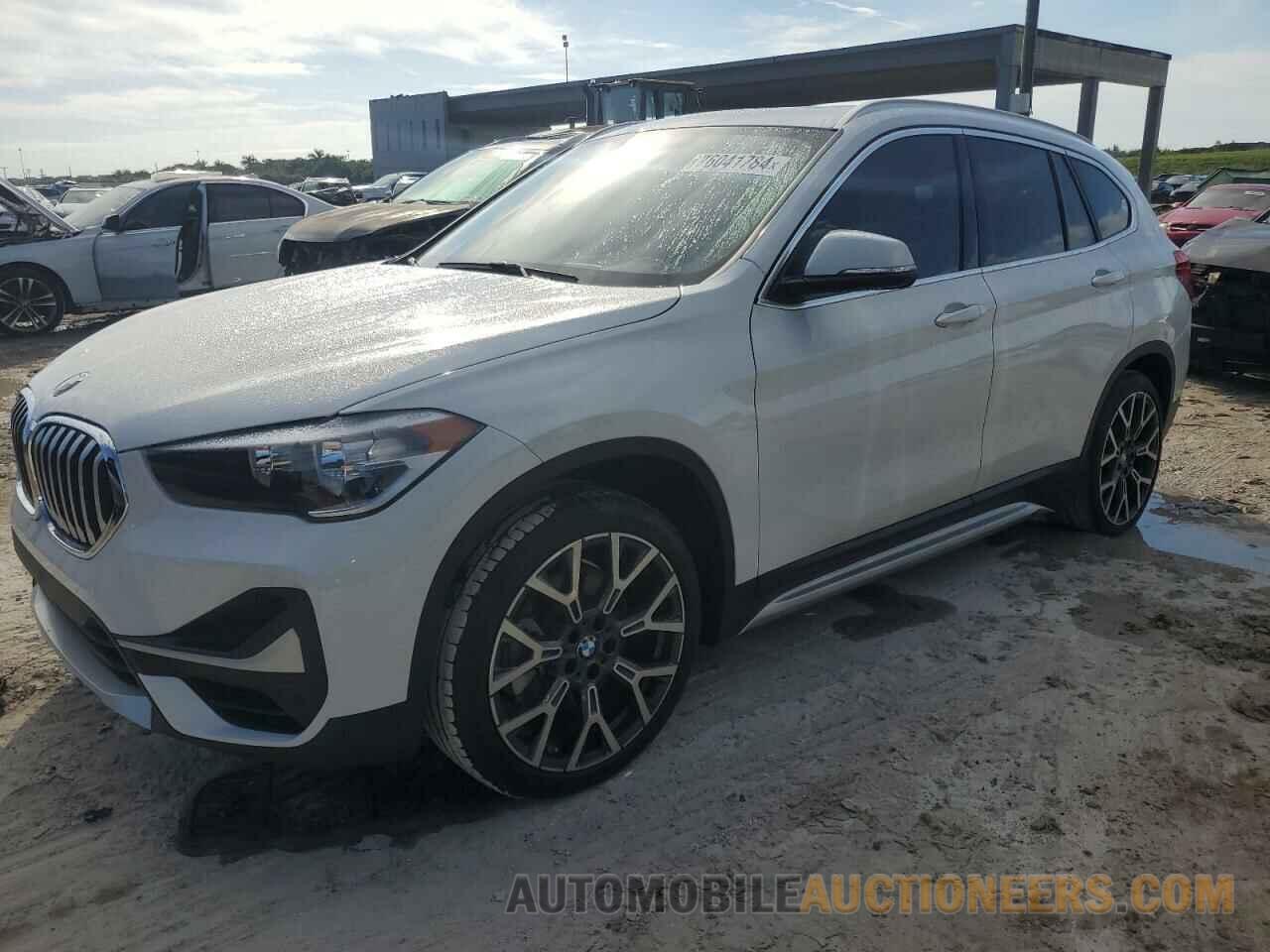 WBXJG7C04M5S98049 BMW X1 2021