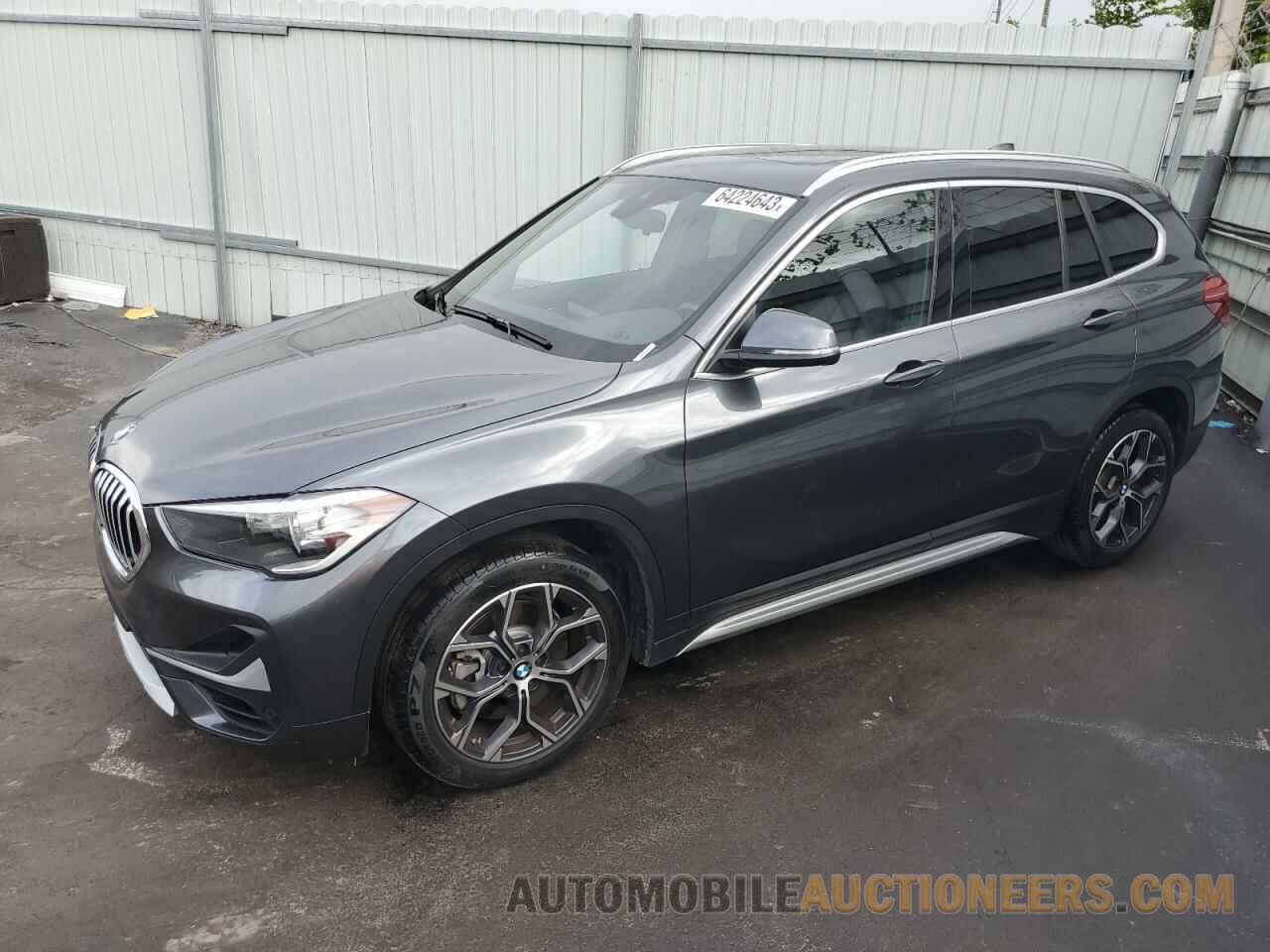 WBXJG7C04M5U00563 BMW X1 2021