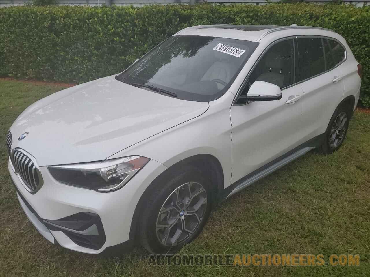 WBXJG7C06M5T70580 BMW X1 2021