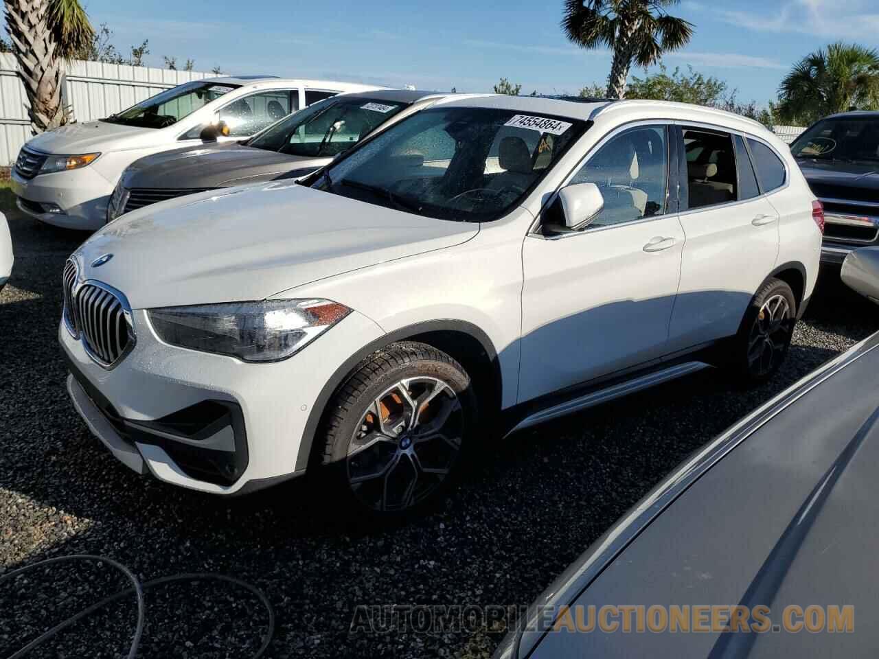 WBXJG7C07M5S70004 BMW X1 2021