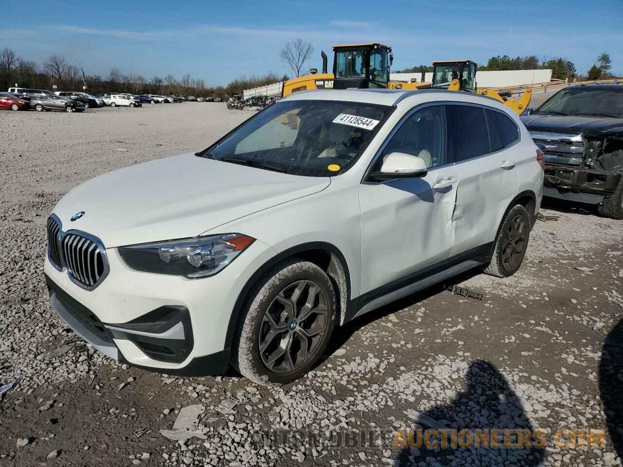 WBXJG7C07M5T00960 BMW X1 2021