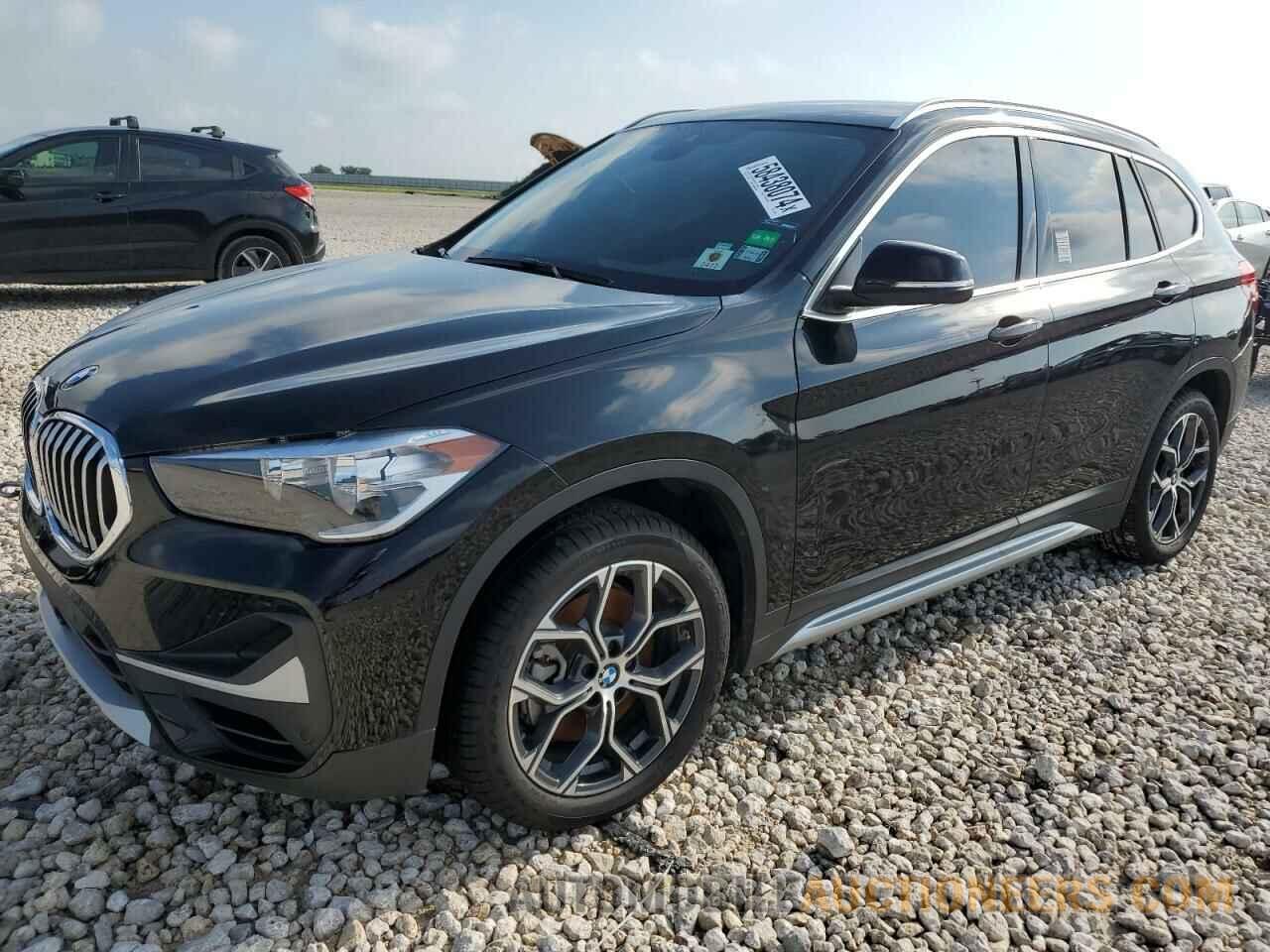 WBXJG7C08M5U23490 BMW X1 2021