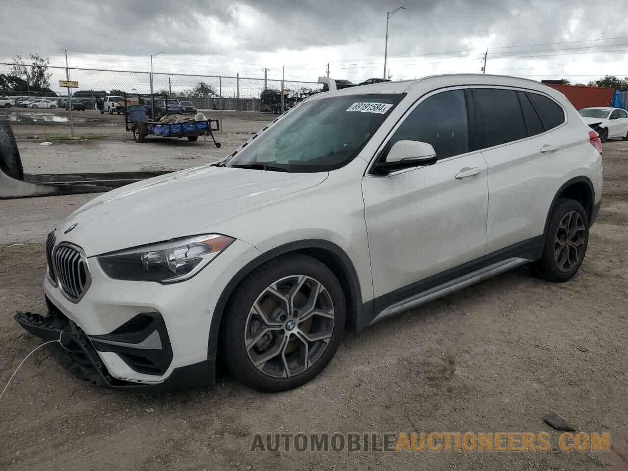 WBXJG7C09M5T38898 BMW X1 2021