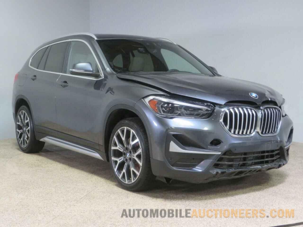 WBXJG7C09M5U01935 BMW X1 2021