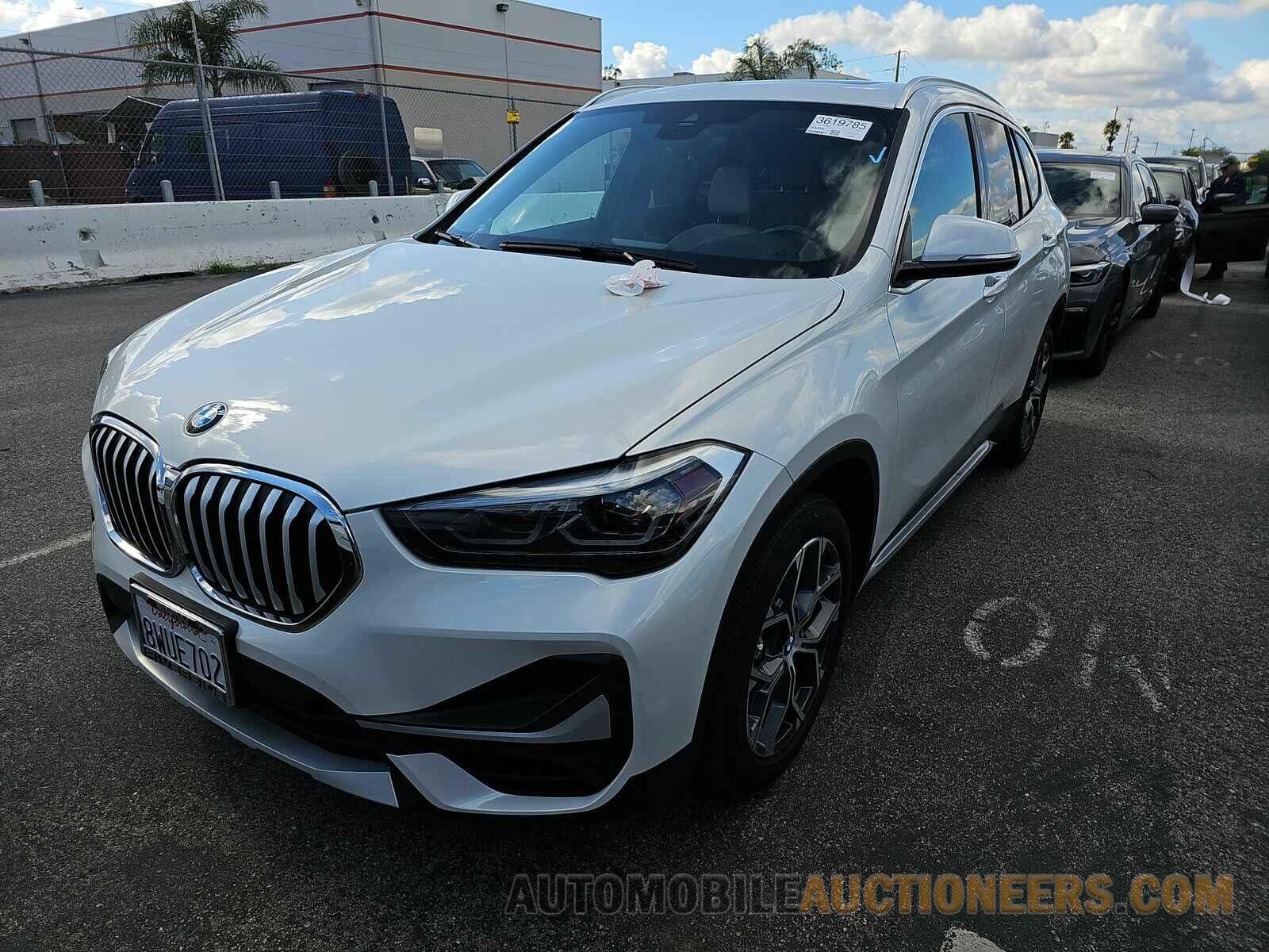 WBXJG7C0XM5T01360 BMW X1 2021