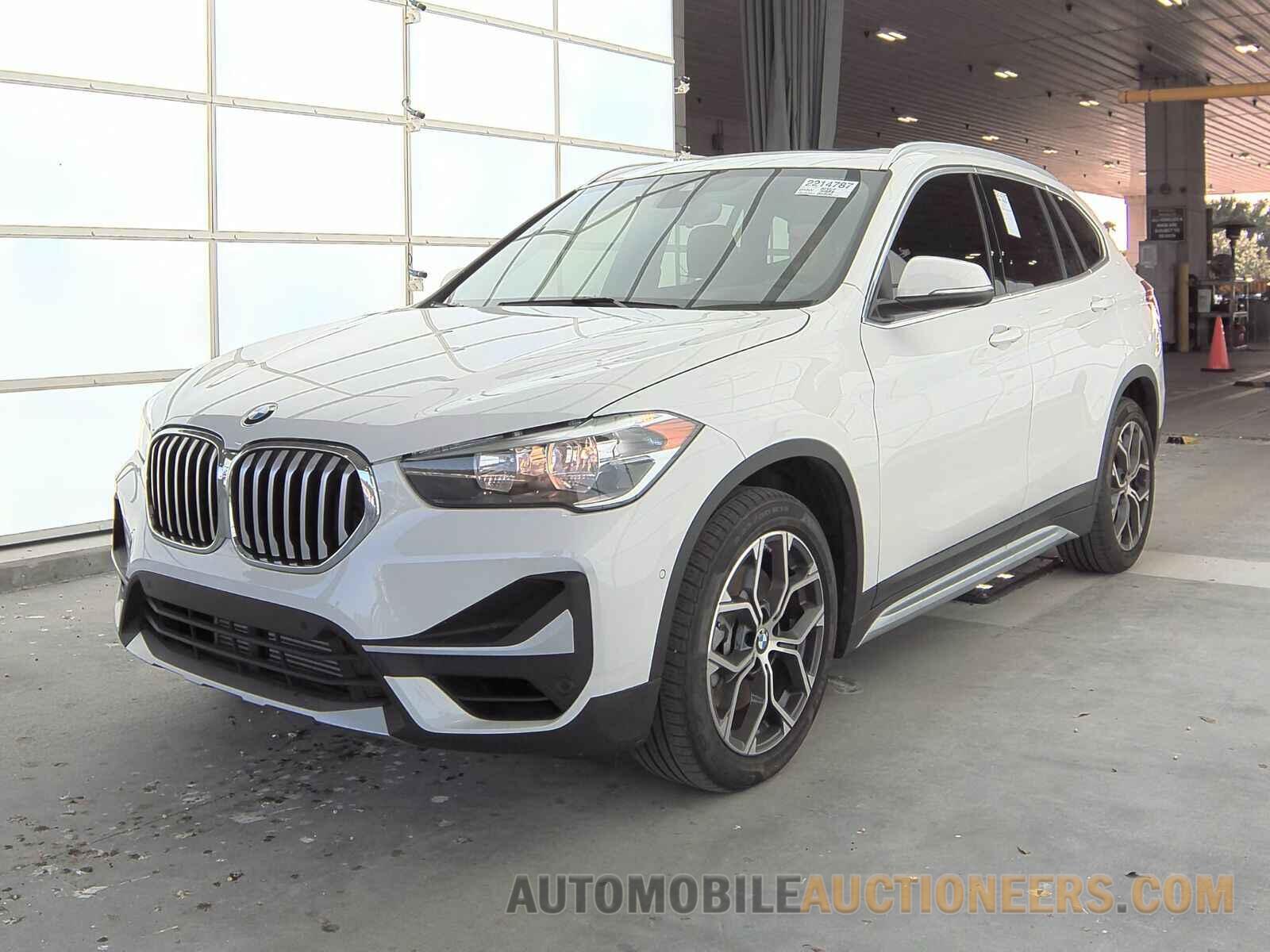 WBXJG7C0XM5T03853 BMW X1 2021