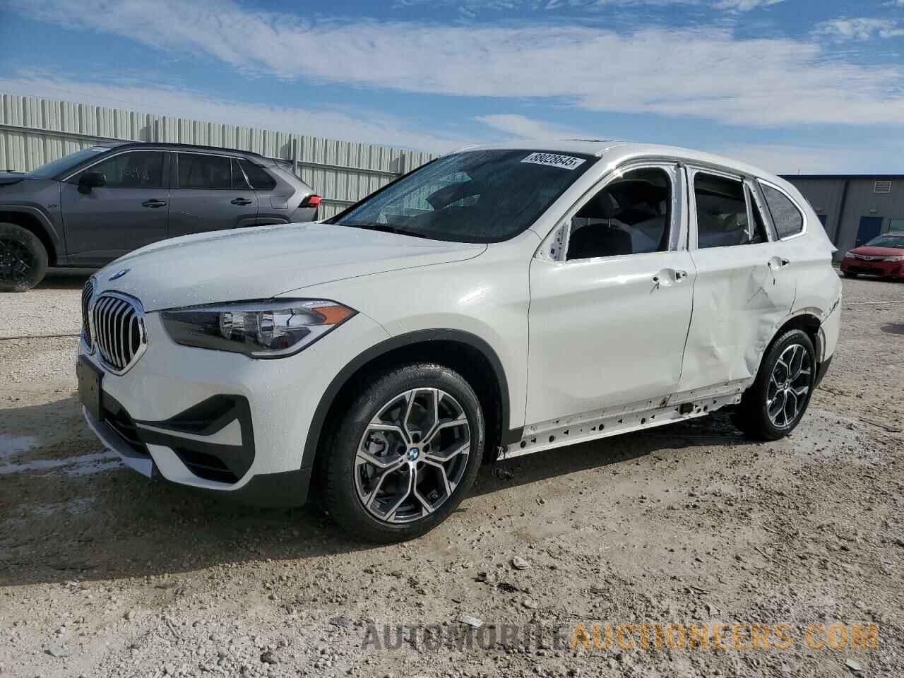 WBXJG9C02M5U48249 BMW X1 2021