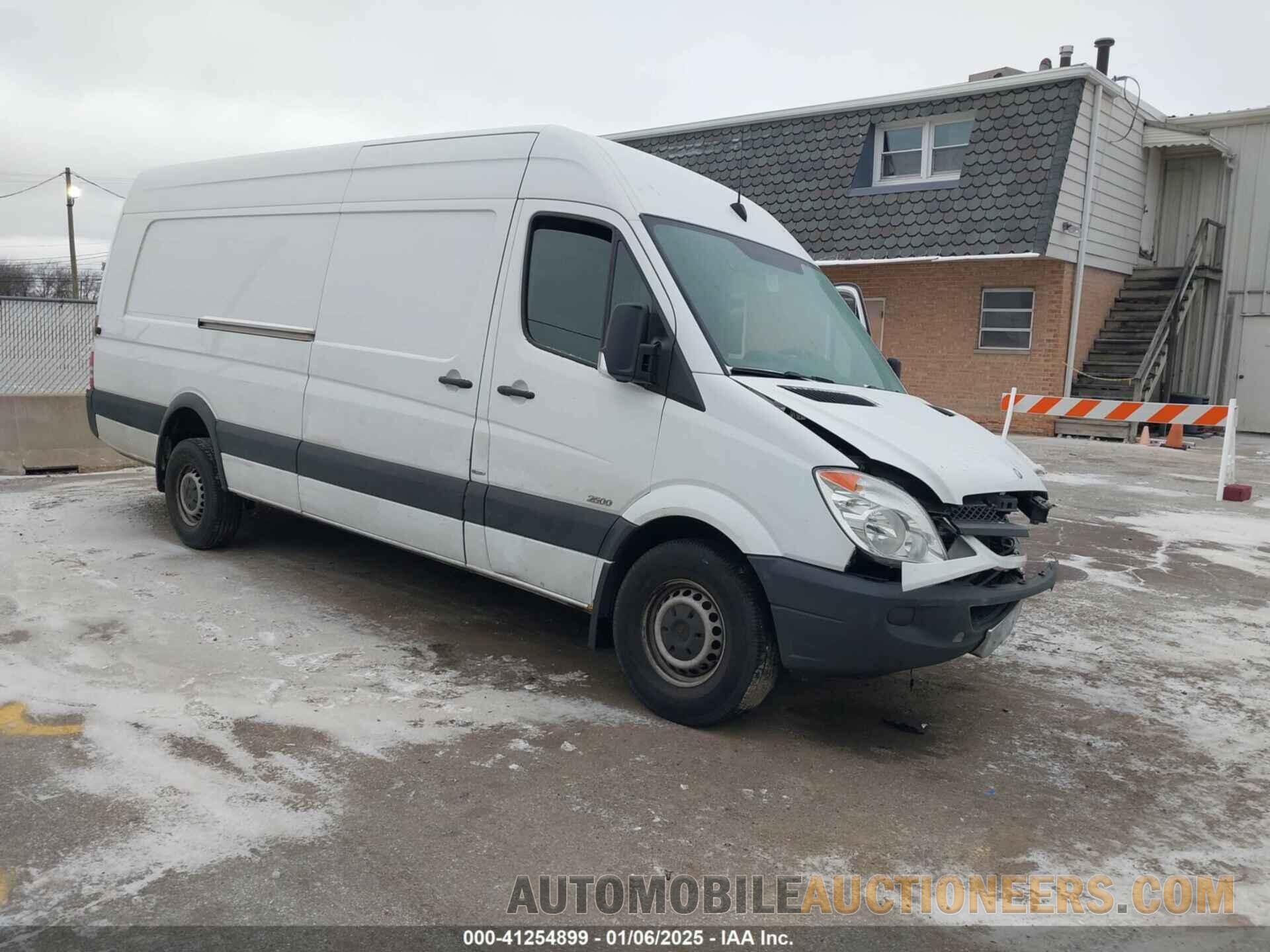 WD3PE8CC3B5557277 MERCEDES-BENZ SPRINTER 2500 2011