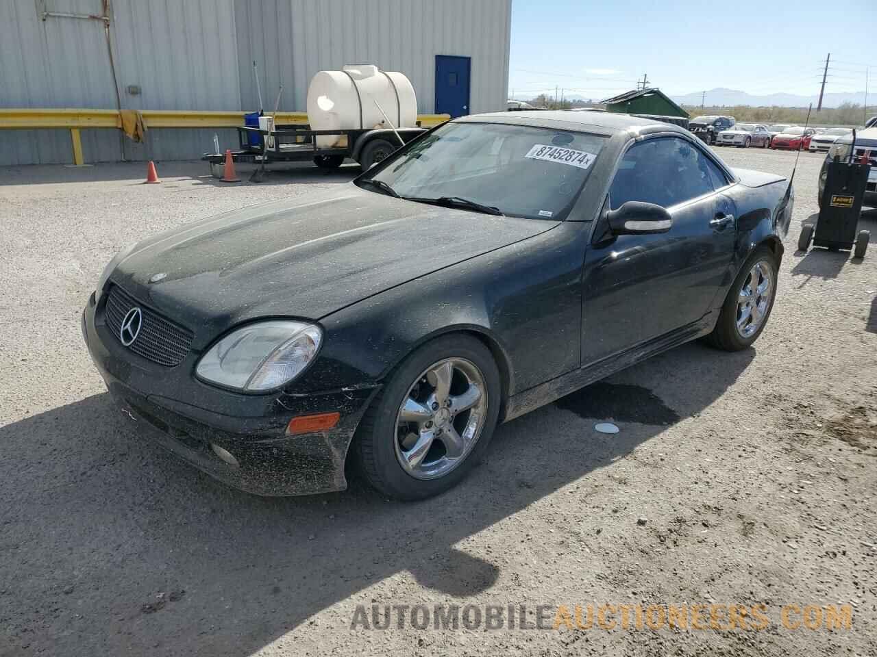 WDBKK65FX1F207673 MERCEDES-BENZ SLK-CLASS 2001