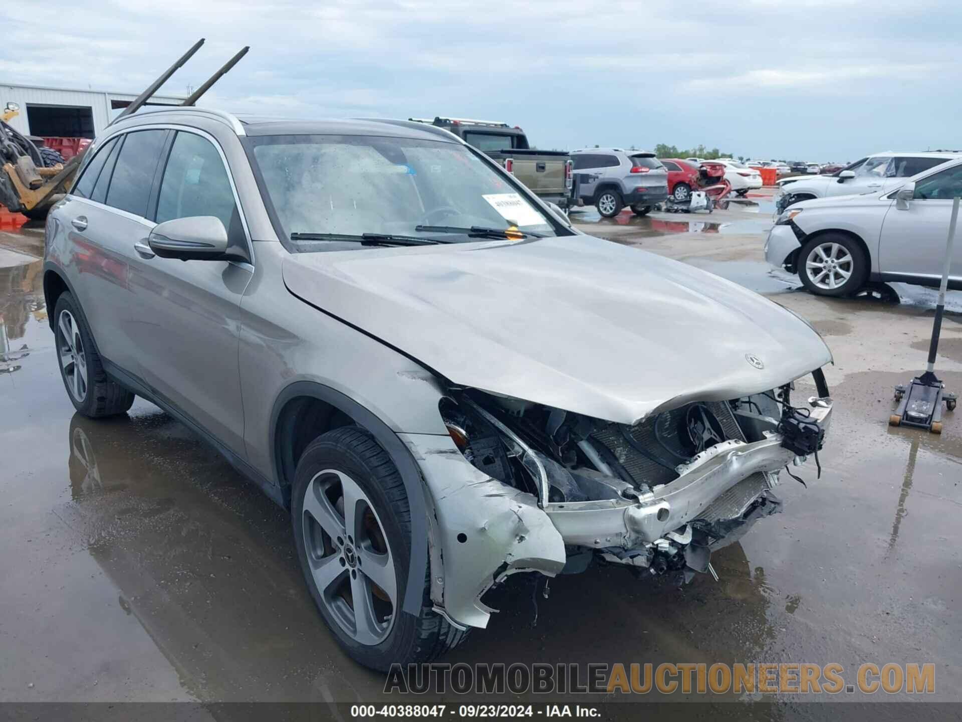 WDC0G4JB1KF553057 MERCEDES-BENZ GLC 300 2019