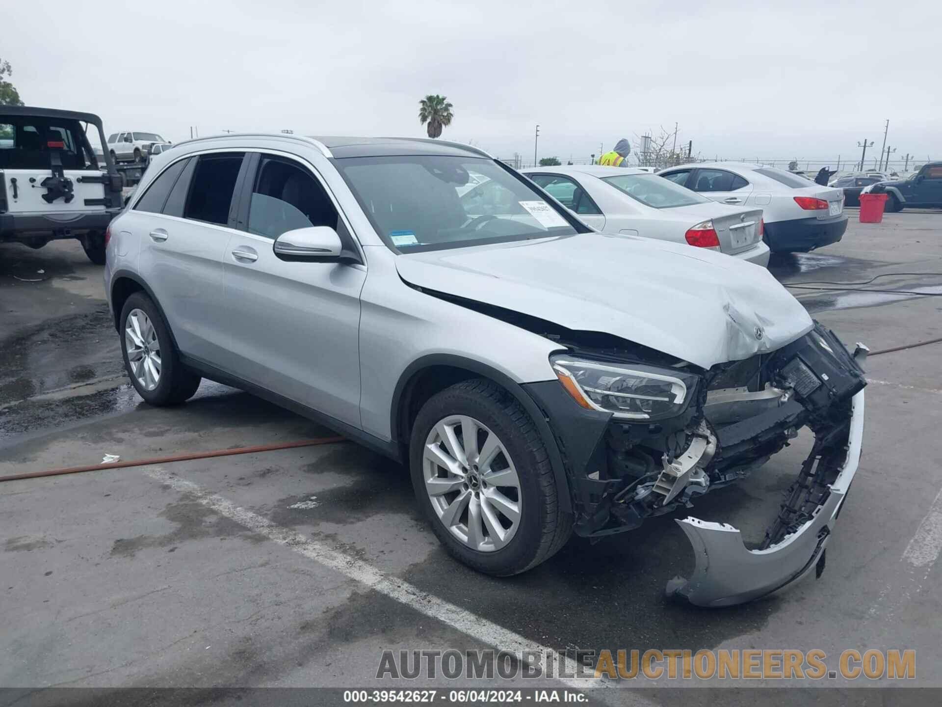 WDC0G8DBXLF672956 MERCEDES-BENZ GLC 300 2020