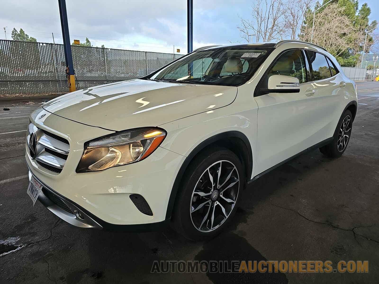 WDCTG4EB0FJ172438 Mercedes-Benz GLA 2015