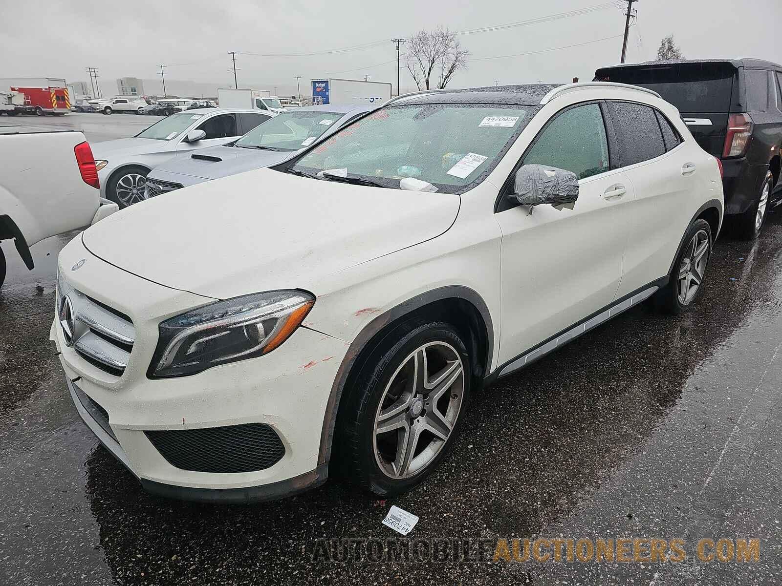 WDCTG4EB3FJ120690 Mercedes-Benz GLA 2015