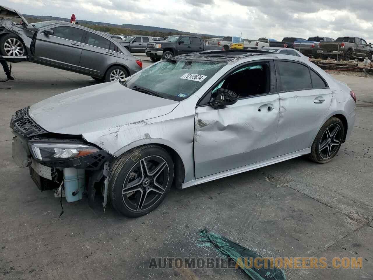 WDD3G4EB7KW007074 MERCEDES-BENZ A-CLASS 2019