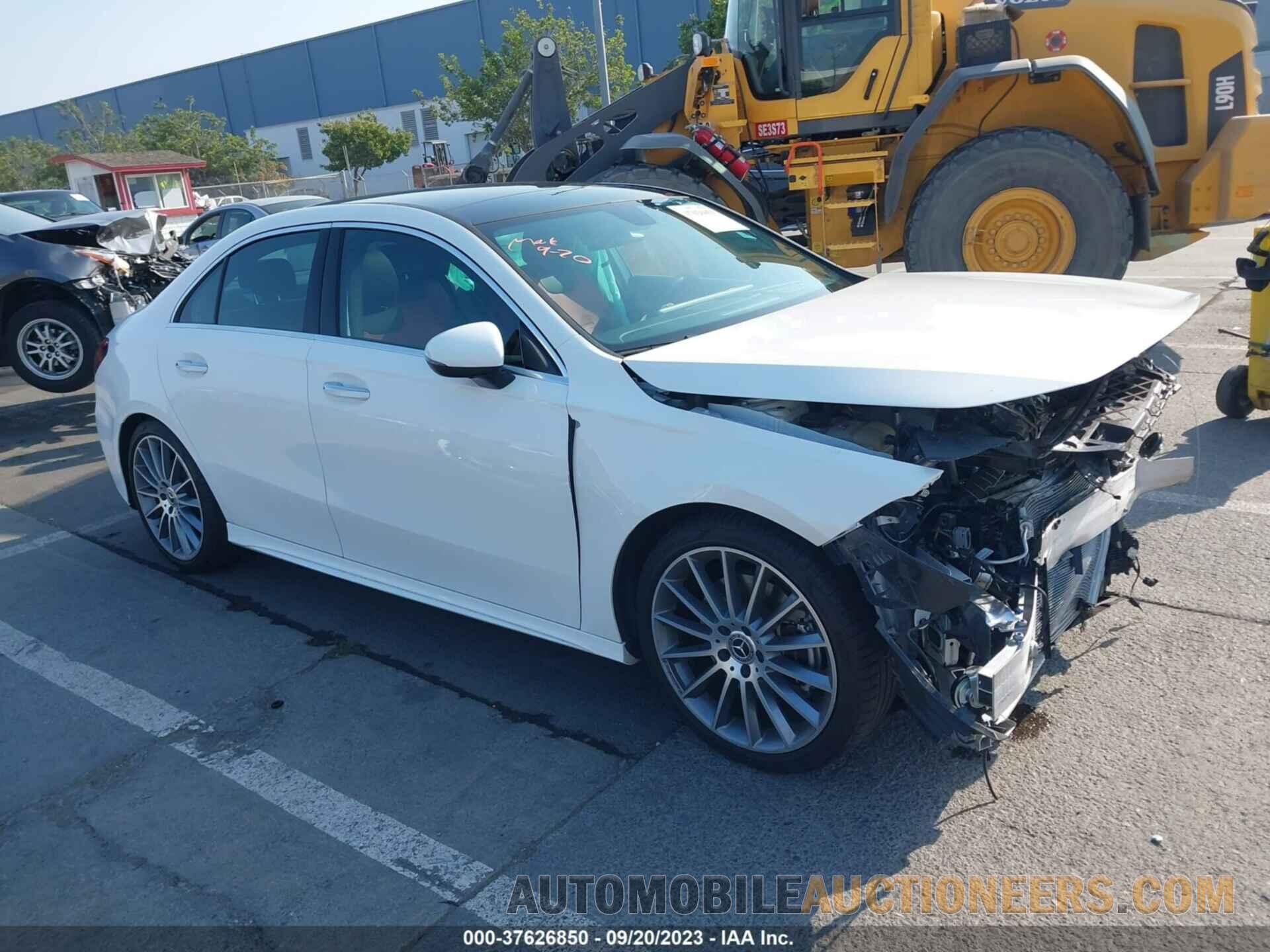 WDD3G4EB8KW020240 MERCEDES-BENZ A-CLASS 2019