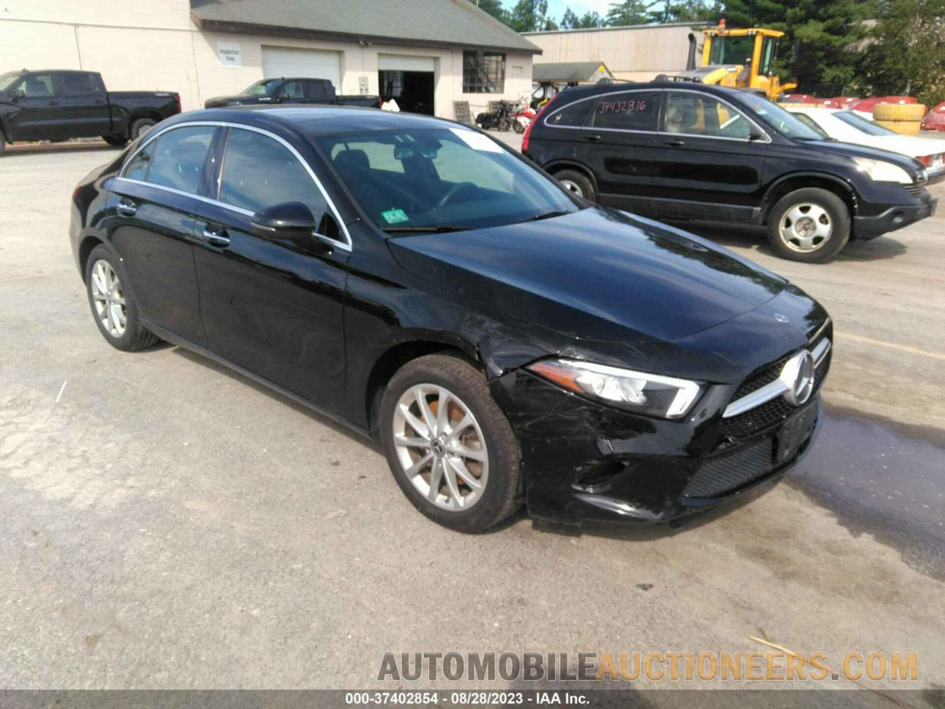 WDD3G4FB2KW025271 MERCEDES-BENZ A-CLASS 2019