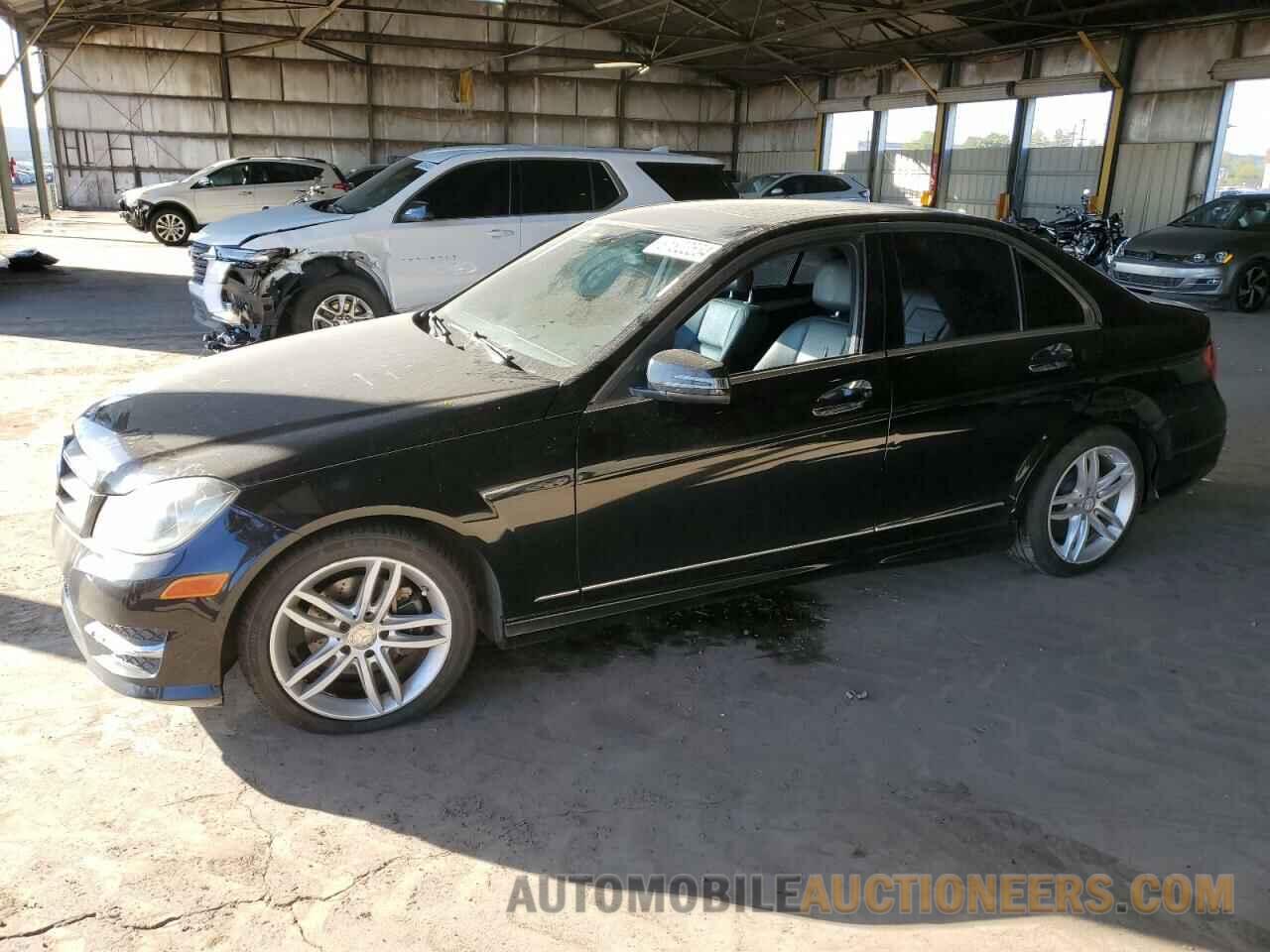 WDDGF4HB8DA851432 MERCEDES-BENZ C-CLASS 2013