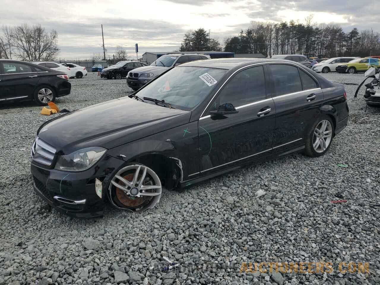 WDDGF4HB8DR261930 MERCEDES-BENZ C-CLASS 2013