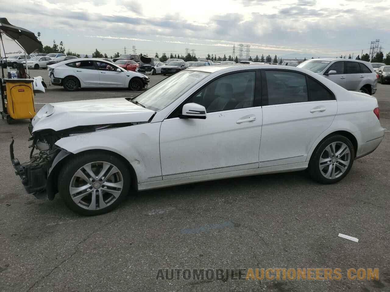 WDDGF4HB9DR269373 MERCEDES-BENZ C-CLASS 2013