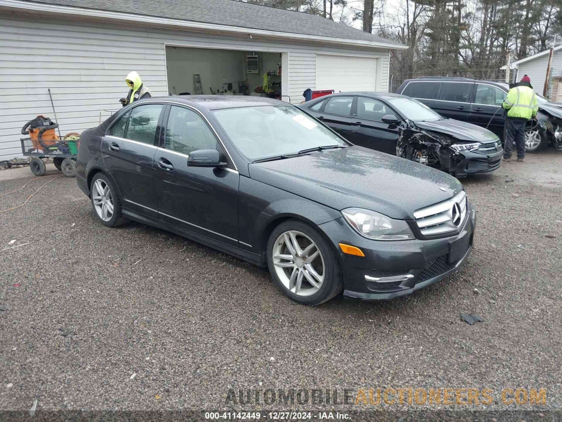 WDDGF8AB3DA788757 MERCEDES-BENZ C 300 2013