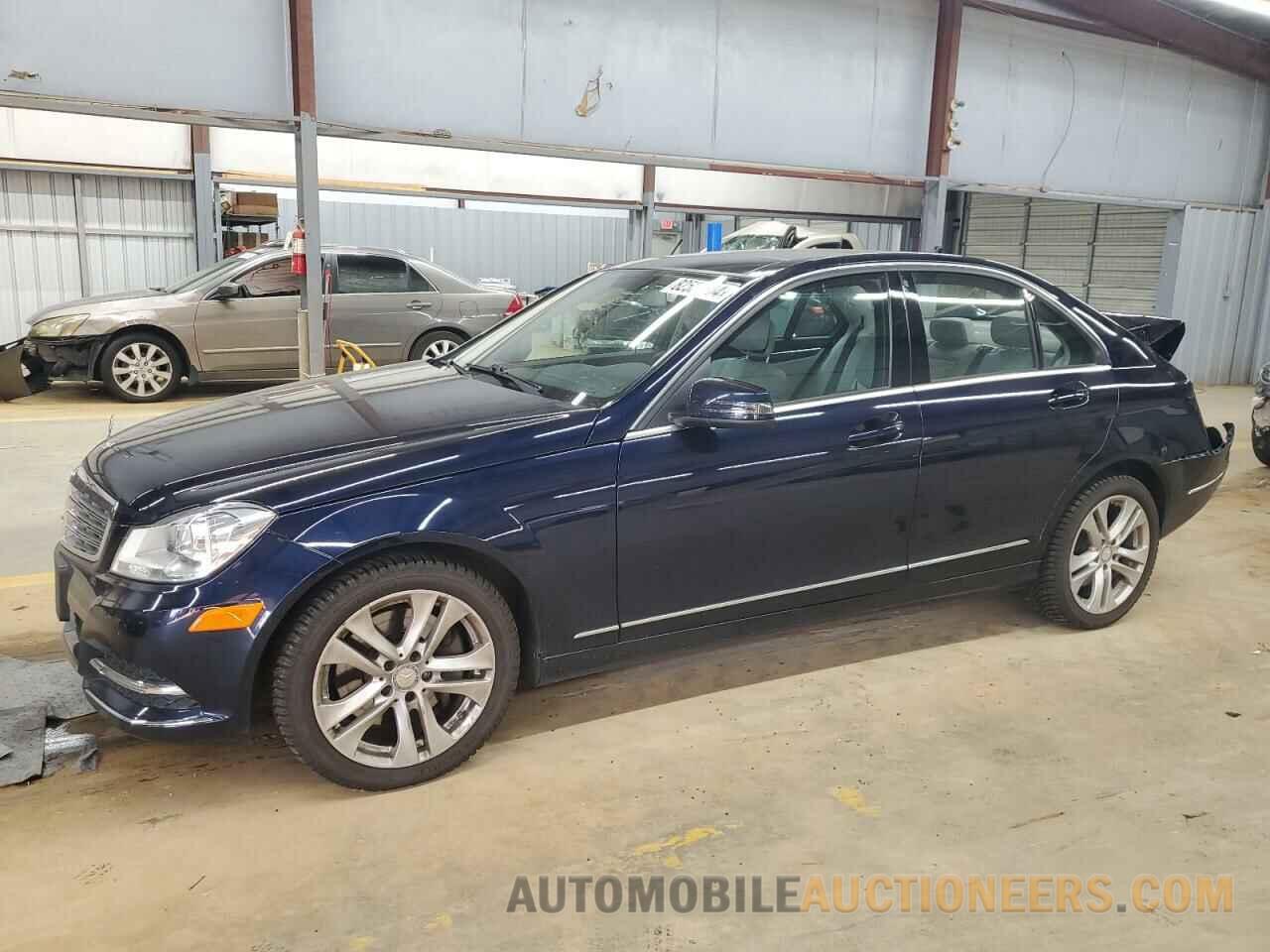 WDDGF8AB7DA868577 MERCEDES-BENZ C-CLASS 2013