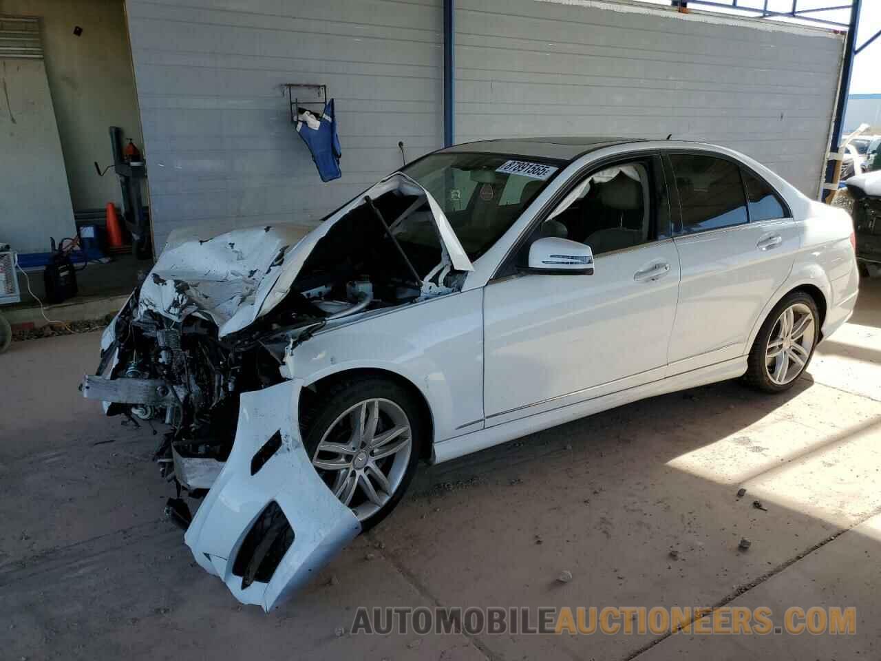 WDDGF8AB8DA881709 MERCEDES-BENZ C-CLASS 2013