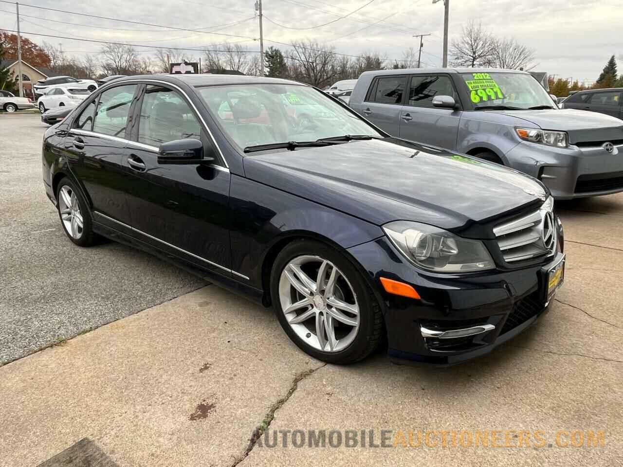 WDDGF8BB0CR225910 MERCEDES-BENZ C-CLASS 2012