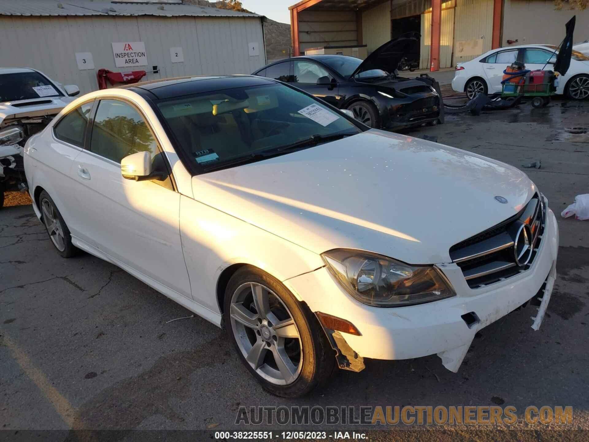 WDDGJ4HB0FG368628 MERCEDES-BENZ C-CLASS 2015